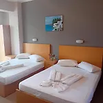 Couette-café Kallisti 3*