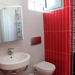 Couette-café Kallisti 3*